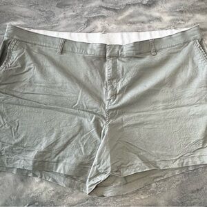 Nice! Lane Bryant Girlfriend Shorts Ruffle Pockets Light Olive Green Size 28